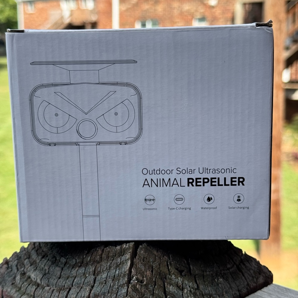🚫🐿️ Outdoor Solar Ultrasonic Animal Repeller 🐕🦝